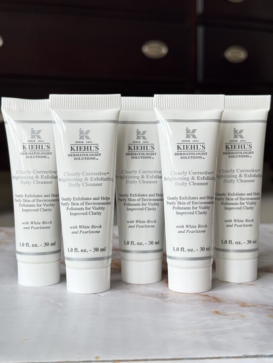Kiehl's Other - Kiehl's Clearly Corrective Brightening And Exfoliating Daily Cleaner - 5pc Set